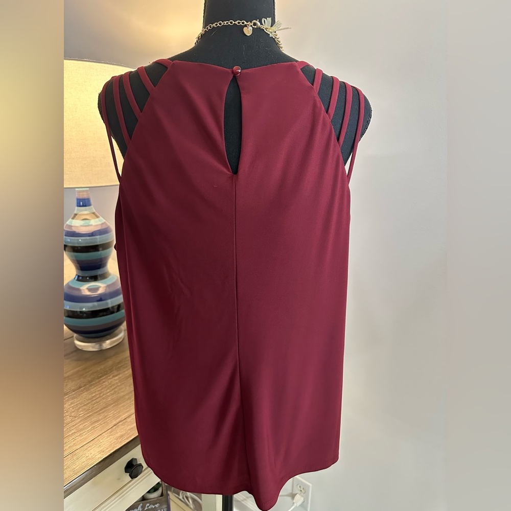 AUW Sleeveless Sexy Burgsndy Top - Size XL - Picture 5 of 12